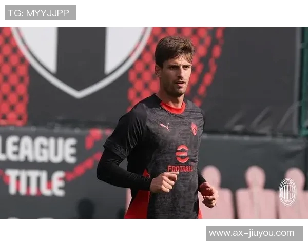 恩昆库重返米兰合练奇克继续进行单独训练